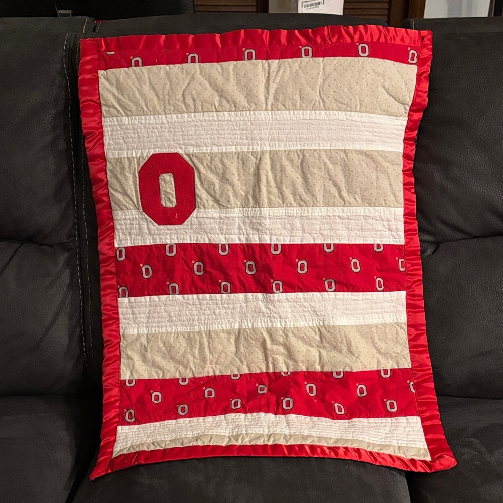 PRE OWNED HANDMADE OHIO STATE BUCKEYES FOOTBALL BABY QUILT